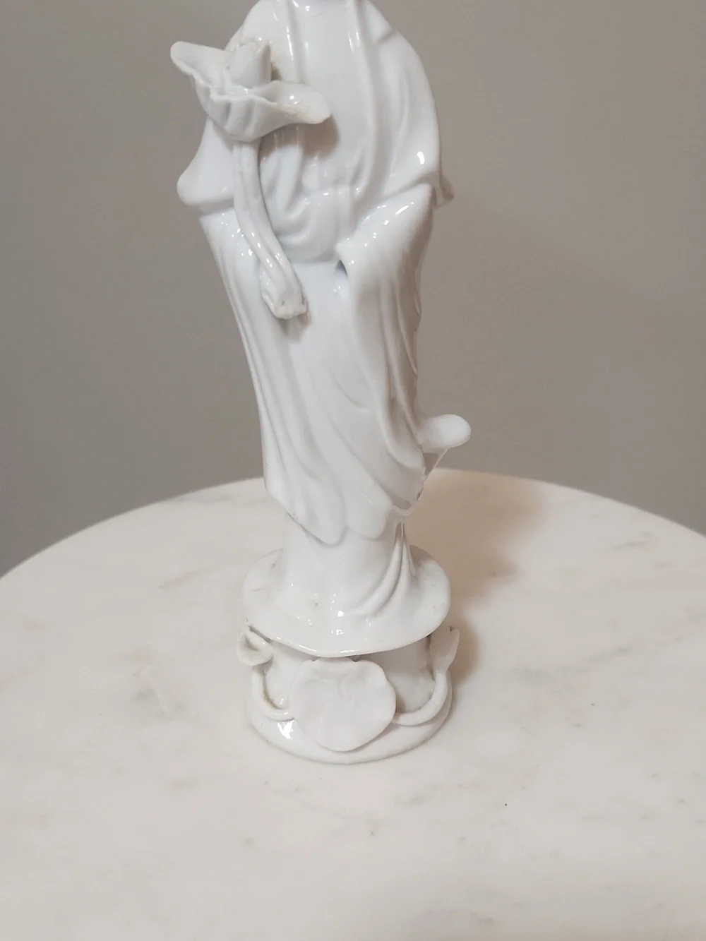 White Blanc De Chine Porcelain Guanyin Statue - Decorative Home Accent - Picture 3 of 11